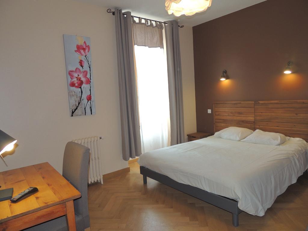 Hotel Des Alpes Le Bourg-d'Oisans Room photo